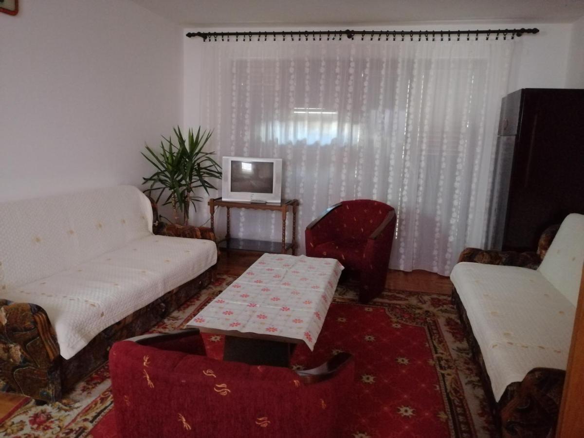 Апартаменты Pansion Velickovic Нишка-Баня Экстерьер фото